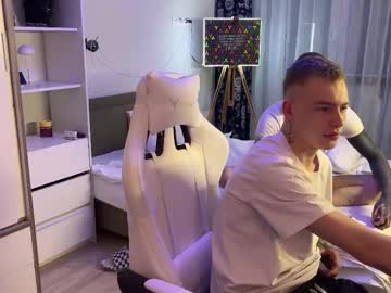 Live cam boy C10h15on, 28 yrs – Hot Male Cams