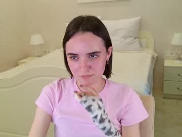 Live Feet Fetish Performer Daisy_heart, 20 yrs - Ted's Cam Directory