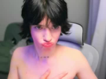 Live cam boy Leonkissboy, 18 yrs – Hot Gay Cams