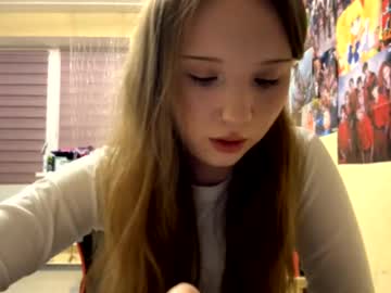 Live Feet Fetish Performer Willenasow, 18 yrs - Ted's Cam Directory
