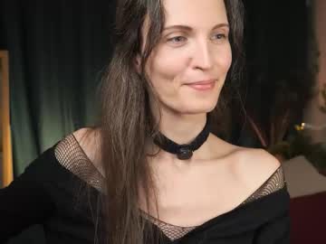 Live Milf Yulladao, 34 yrs – Hot Milf Cams